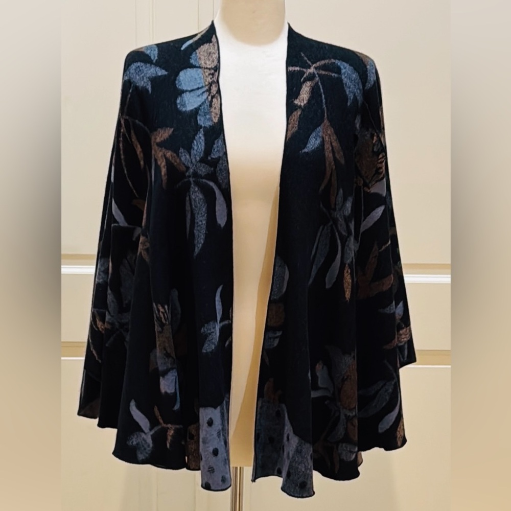 Cashmere cape NWOT price is firm